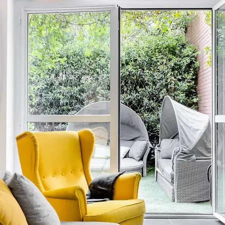 Loft Di Design Con Giardino Privato Apartman