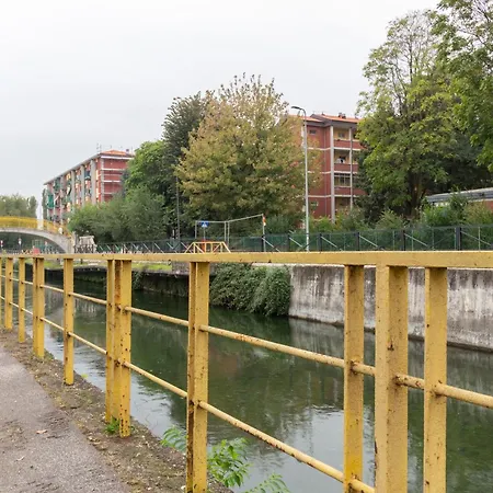 Luxloft Navigli - 2 Bathrooms - Free Parking ミラノ
