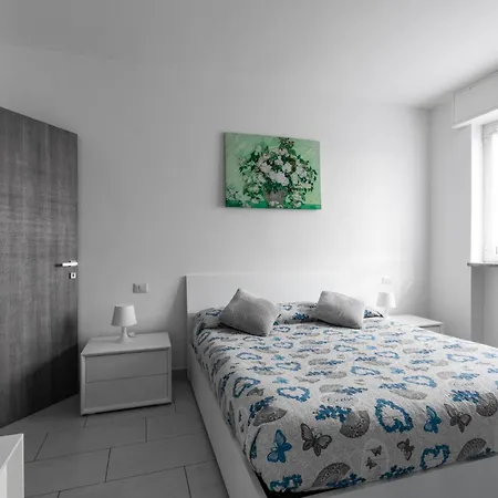 Bisceglie Mm Balcony King Apartament
