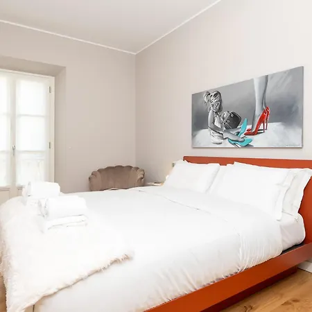 Luxurious & Spacious Flats In Duomo