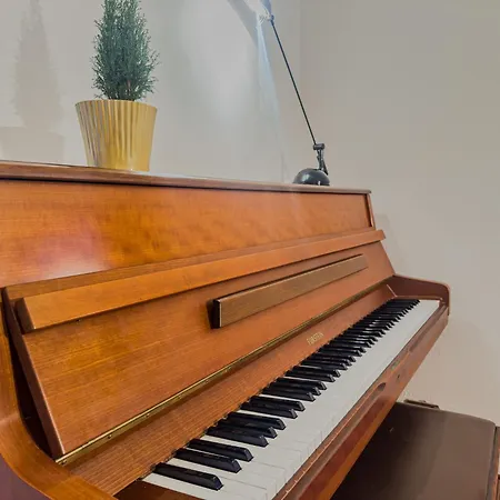 Isola District Apartamento