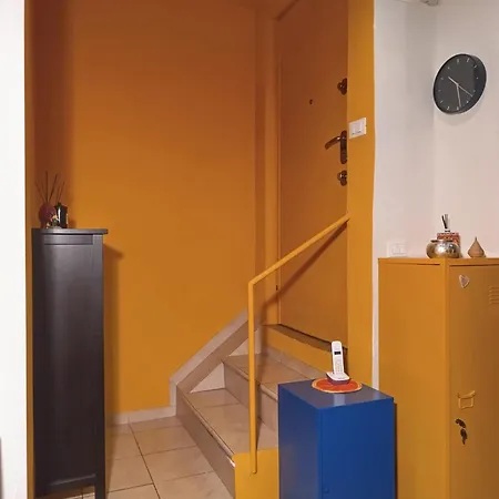 Comodo Bilocale Lägenhet *