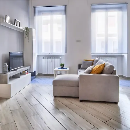Wonderful Near Station - Daniele Milan