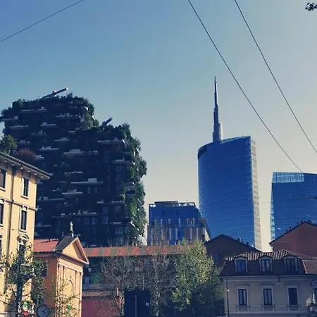 Konukevi Isola Milano