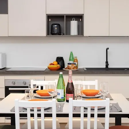 Apartman I San Siro I Steps To Metro, Ac & Free Wifi *