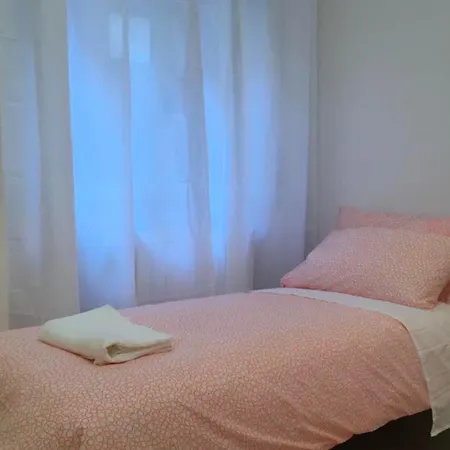 Διαμέρισμα Comfortable In Close To The Metro