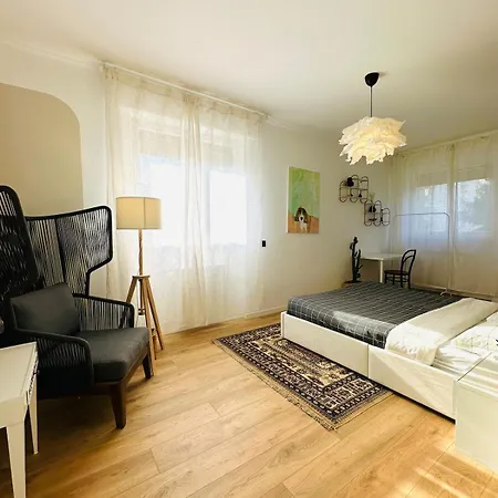 Southern M1 Red Line Metro 20 Min To Center *