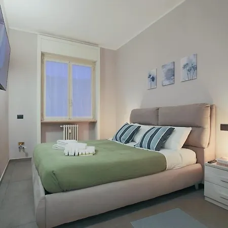 公寓 Wide & Bright 2 Bedroom Flat 50m From M4 Station 米兰