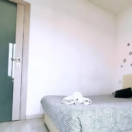 Beautiful Close To The Metro With Big Balcony Apartment