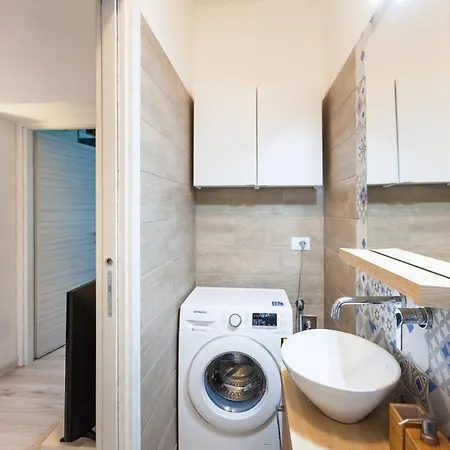Cozy Flat In Near Metro * ミラノ