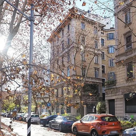 Contempora - Charming One-bedroom Retreat Steps From Life