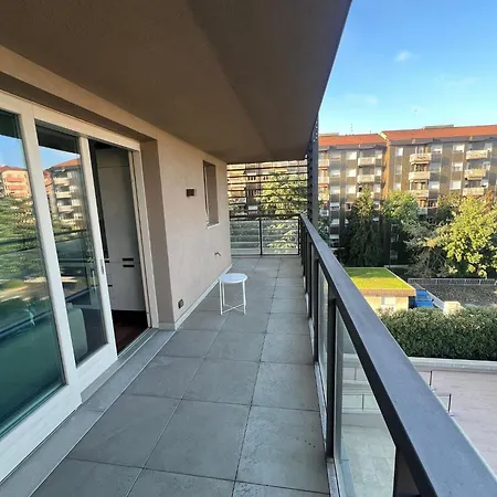 Apartment Giax Tower Premium Modern Milanese Flat With Gym Pool View & Box