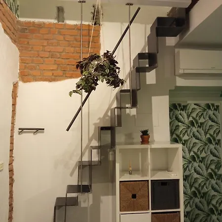 In Voga 2 - Guinizelli Apartment *