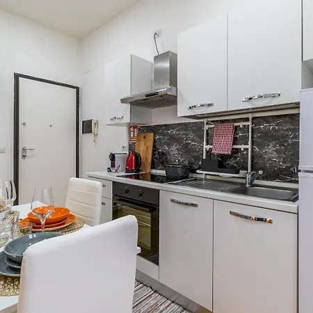 - Parking Nearby And Free Wifi Mailand