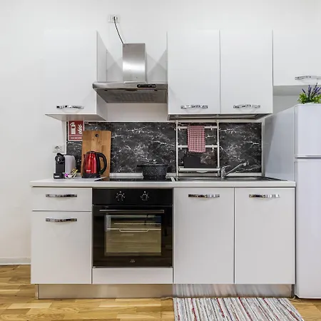 Apartment - Parking Nearby And Free Wifi Mailand