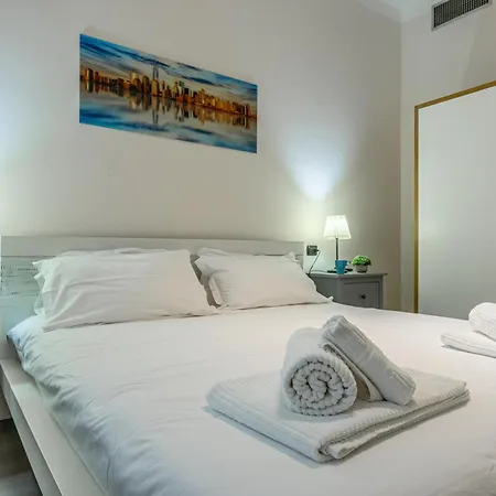 Sant' Ambrogio Flat * Milan