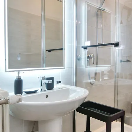 Charming Darsena - Amazing Position Next To Navigli Apartment