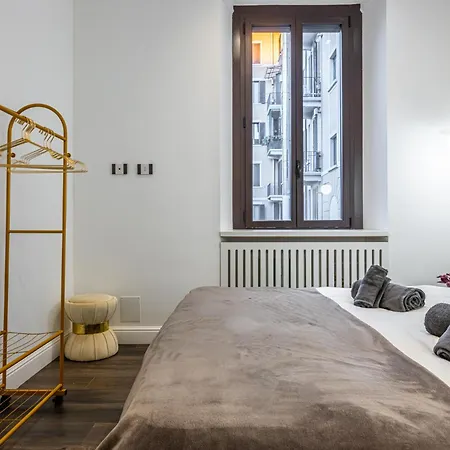 Station, Luxury & Modern With Comfort! Apartment Milan