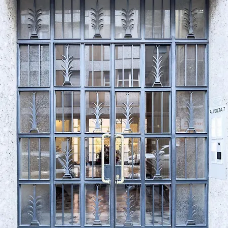 Stylish Brera Apartment