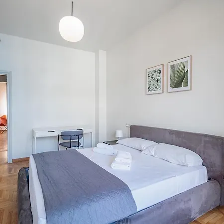 Station 3 Bedrooms & 2 Bathrooms - B * Milánó