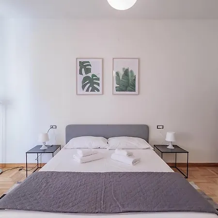 Station 3 Bedrooms & 2 Bathrooms - B Milánó