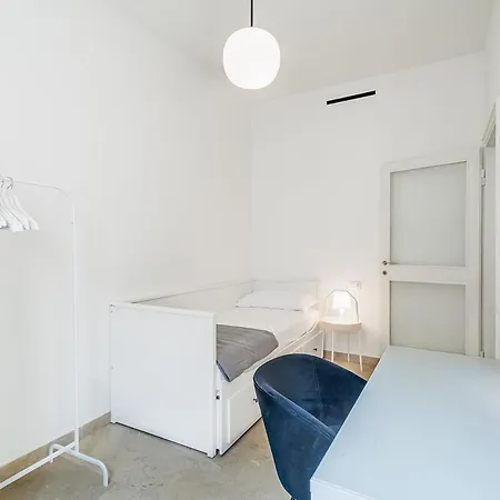 Station 3 Bedrooms & 2 Bathrooms - B * Milánó