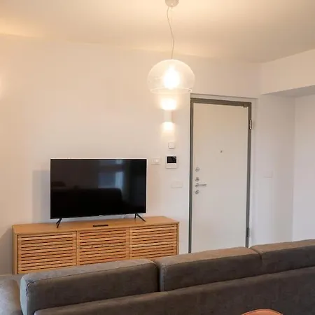 Davide Host Da Giulietta, 20 Min To Duomo * 밀라노