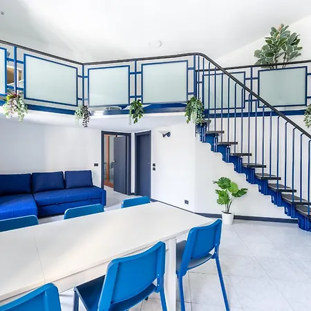 Blue Loft In The Heart Of Milan, Next To Metro Station