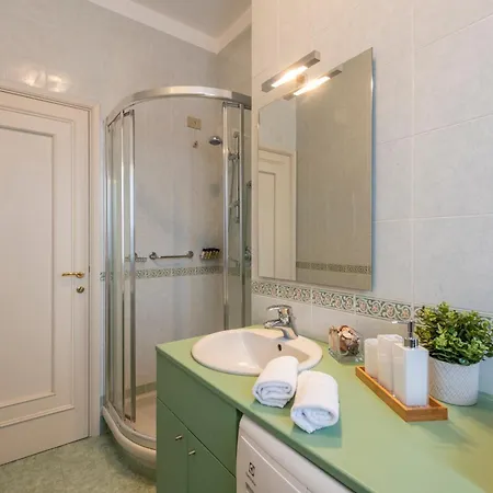 Otto Novembre, 3 Ampio Ed Elegante Con Vista *