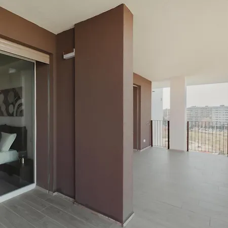 Daire Gohost - Modern And Bright With Terrace And Balcony