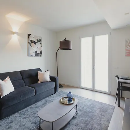 Gohost - Modern And Bright With Terrace And Balcony Daire *