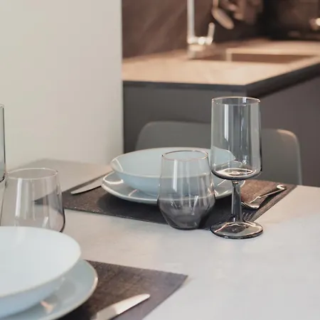 Gohost - Modern And Bright With Terrace And Balcony Milano