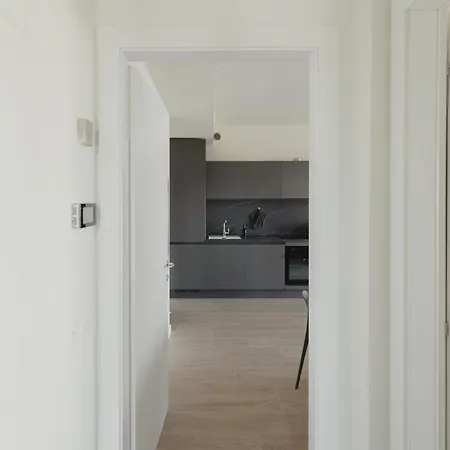 Gohost - Modern And Bright With Terrace And Balcony Appartamento *