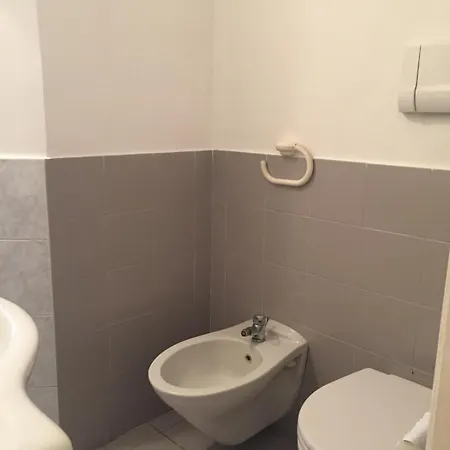 Natalia's 2-rooms Cozy Flat, Only 10 Min To Duomo * 米兰