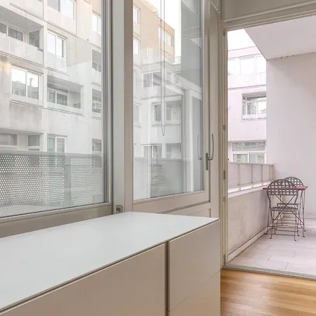 Modern Retreat In The Heart Of Apartamento Milão
