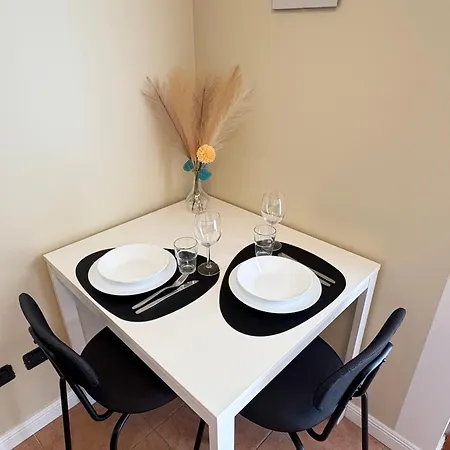 Spazio Breda - Free Parking, Private Garage, Metro M1, Balcony, 4 Guests Milano