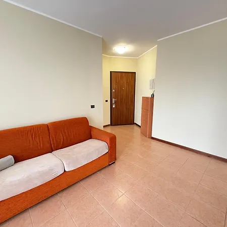 Spazio Breda - Free Parking, Private Garage, Metro M1, Balcony, 4 Guests Lägenhet *