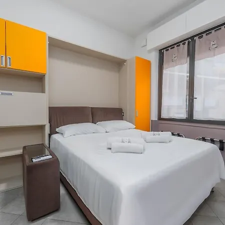 5 Min To Metro - Independent - Quiet - Privacy * Milan