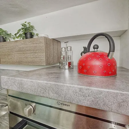 Cozy Basement Navigli Apartment *