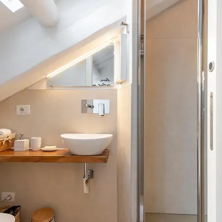 Bright Mini In The Heart Of