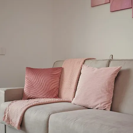 Appartement Pink In Financial District 4 Pax Milaan