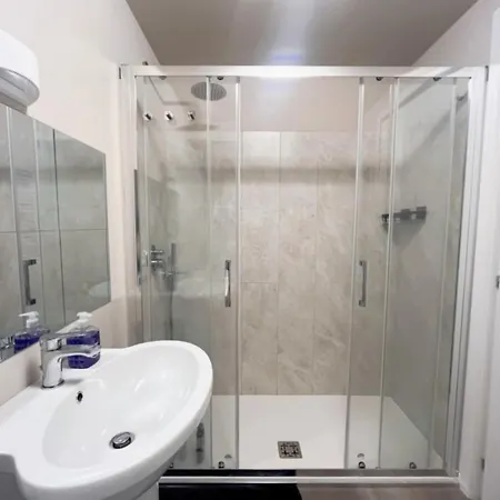 B&B Pizza Room Twin Room Near Navigli Milan * Mediolan