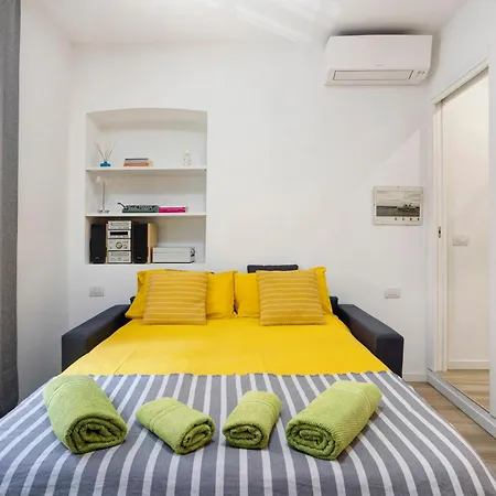 Porta Venezia Comfortable شقة *