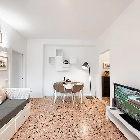 Free Park, 100m From San Siro, Derby Two-room *