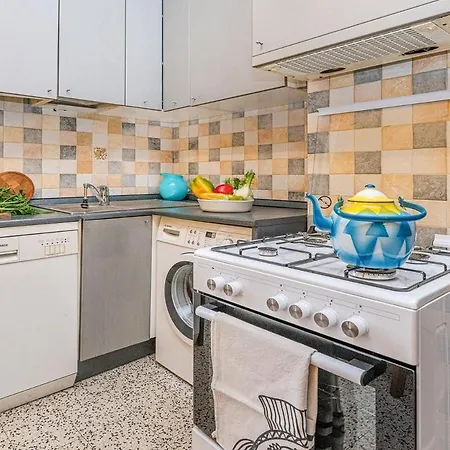 Mondrian Style House *