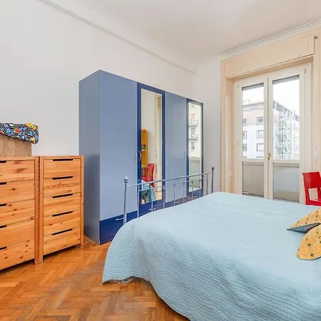 Mondrian Style House アパート