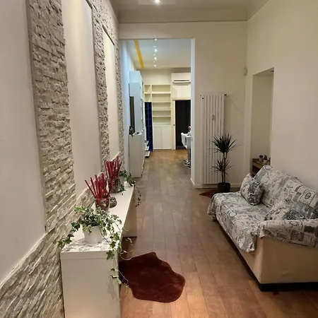 Spacious Three In Corso Vercelli, In The Center 아파트