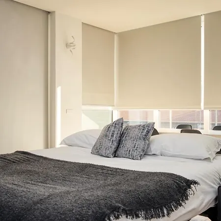 In Financial District 4 Pax מילאנו