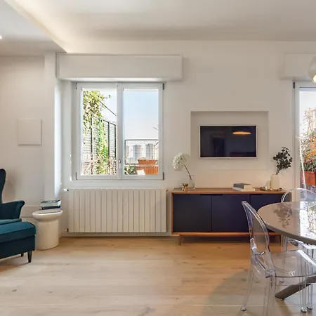 Appartamento New Collection - With Terrace - Isola District Near Metro *