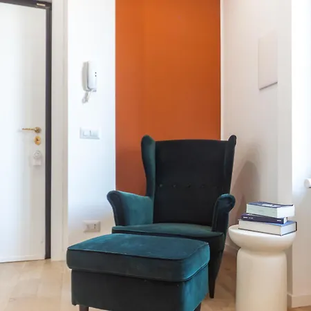 New Collection - With Terrace - Isola District Near Metro Milano